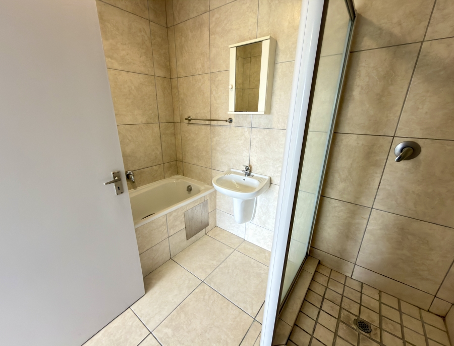 1 Bedroom Property for Sale in Royal Ascot Western Cape